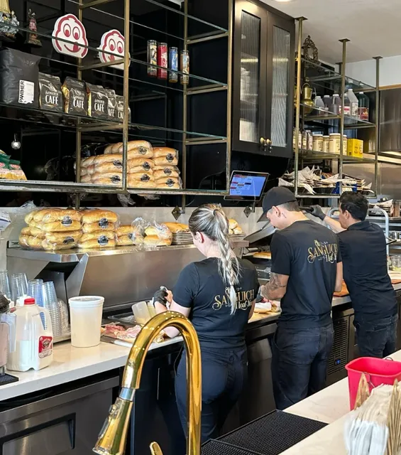  Iconic Cuban Spots in Little Havana