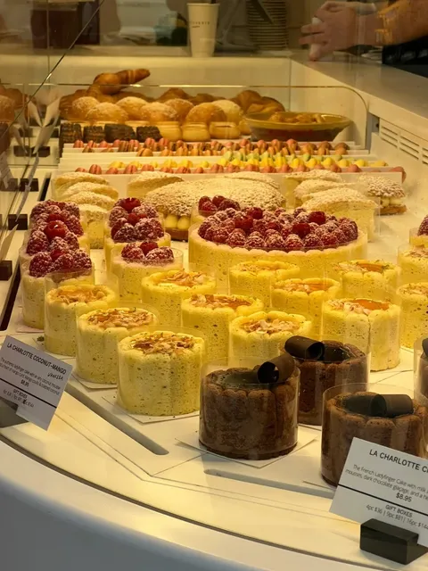 New York | Upper East Side, Manhattan - Exquisite French Pastries 💕