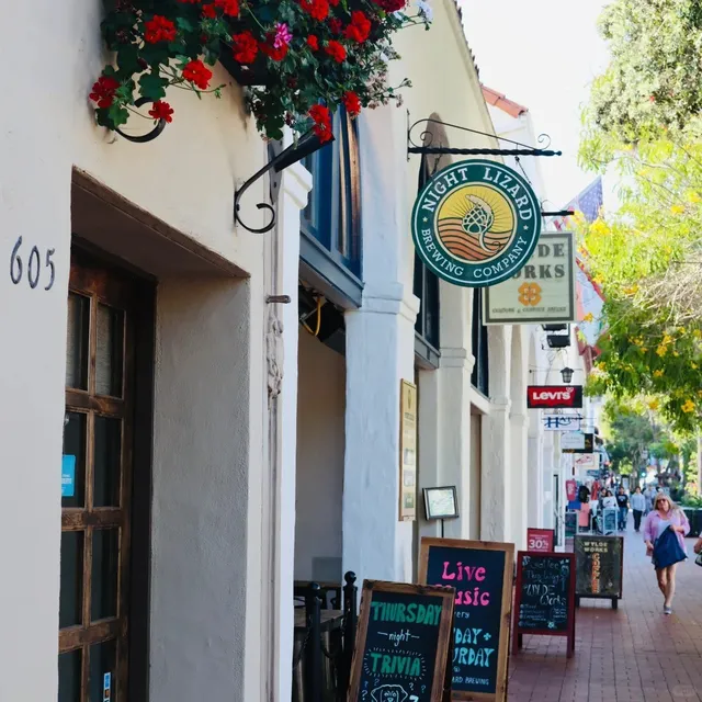 🇺🇸 Highway 1 Gem: Santa Barbara’s Farmers Market & Chic Vibe 🌿🛍️