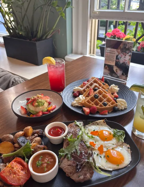 Downtown's Most Instagrammable Brunch Spot | Palate Kitchen