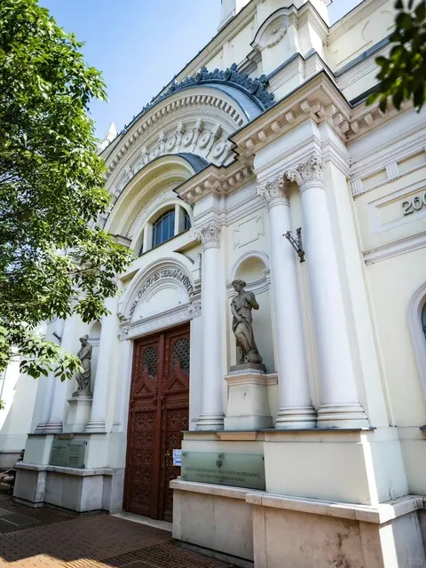 Szeged Anna Thermal Bath – A Historic Oasis of Healing 💦✨