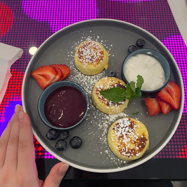 🌟 You HAVE to Try This Spot in FiDi Serving Slavic & American Food! 