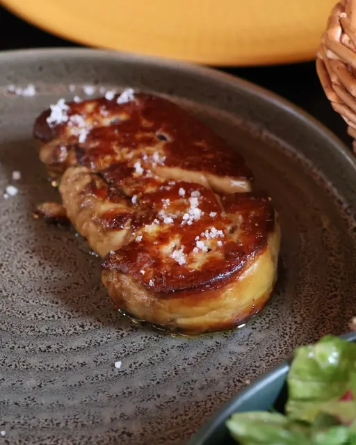 Paris' Hidden Gems: Foie Gras & Fire-Grilled Feasts! 🦆🔥