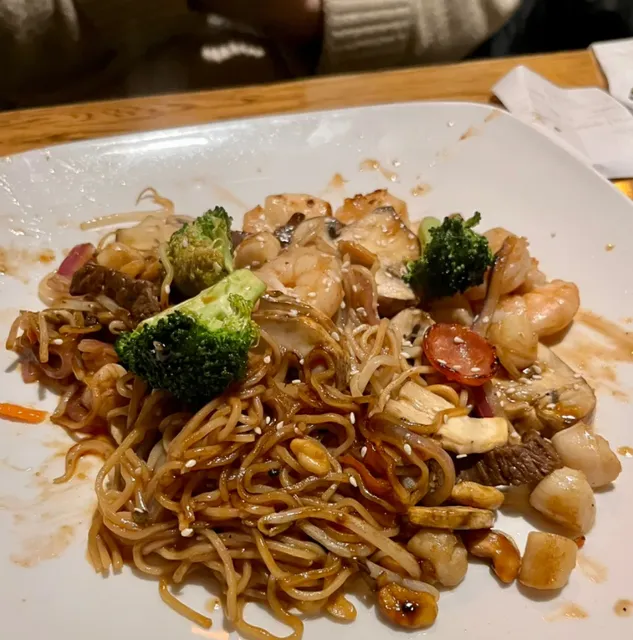  Mongolie Grill Whistler – DIY Stir-Fry Feast for Hangry Skiers