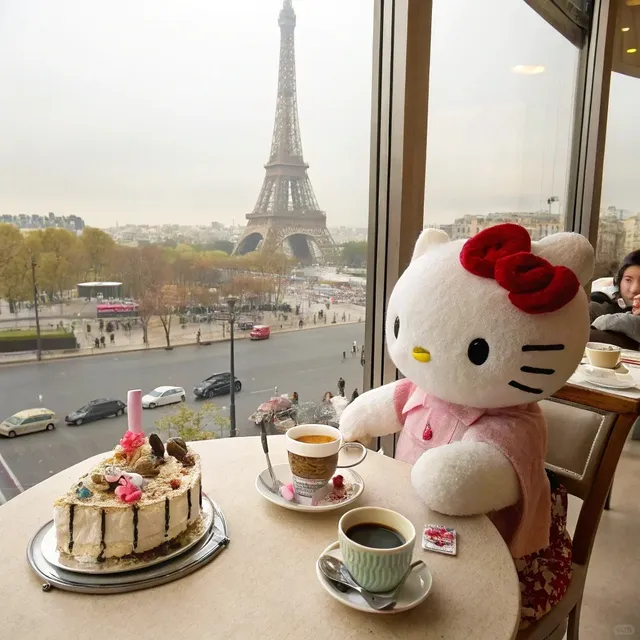 🇬🇧 Hello Kitty Takes London! A Kawaii Afternoon Tea Adventure 🎀☕