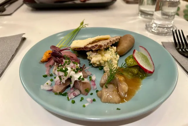 A Charming Nordic-Style Bistro on Park Ave (2)🌟