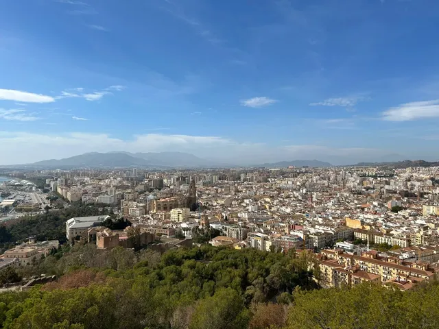 🇪🇸 Málaga Travel Guide - Compact & Full of Charm!
