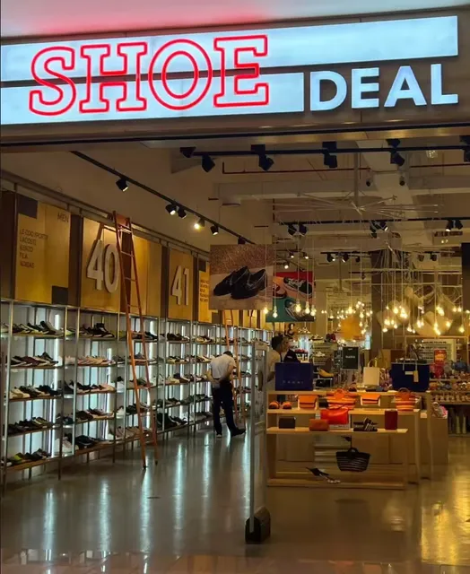 Transportation to the Dubai Outlet Mall 