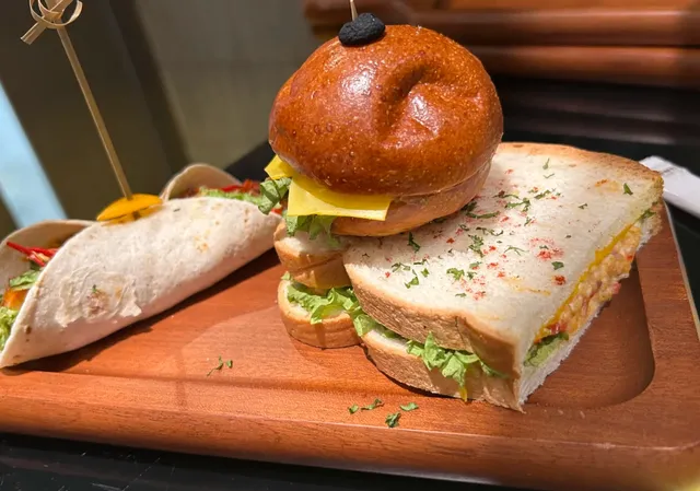 The Black Pearl Restaurant: 4 Floors of Beauty & Flavor