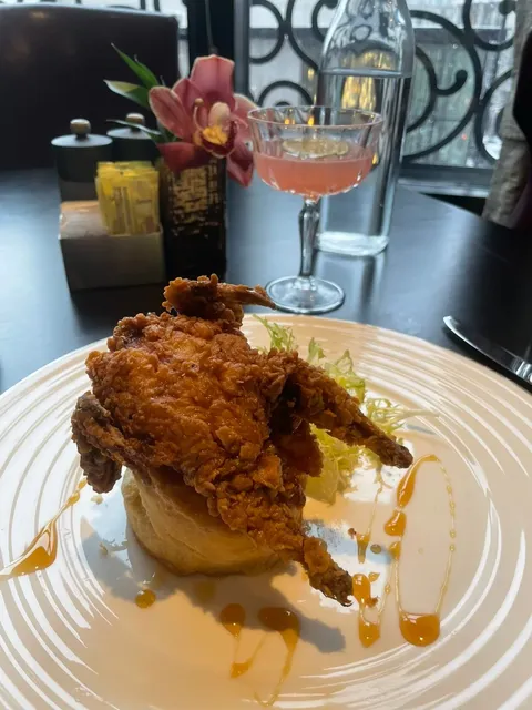 Brass Tack — Chicago’s New Brunch Spot in the Waldorf Astoria 🌟