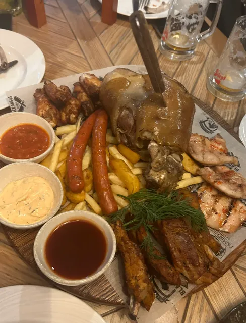 Moscow｜German Feast Alert! Pork Knuckle + 3L Beer for 3399₽?!