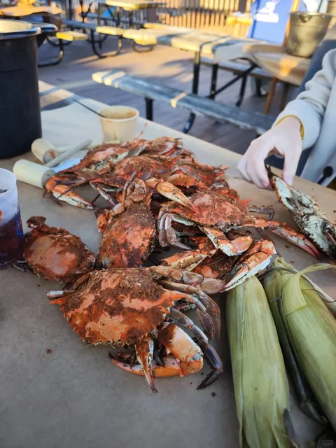 🦀 Baltimore Food | It’s Crab Season! Fall = Crab Feasting Time