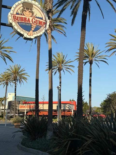 Los Angeles Long Beach: Bubba Gump Shrimp Co. 🦐🎬  
