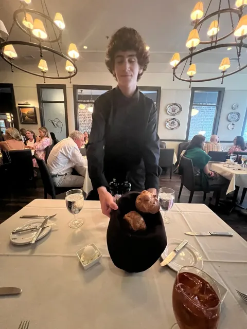 The Best Meal I’ve Had in Charleston! 🍽️🎶