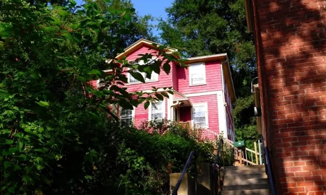 A Romantic Little Town Hidden in Rhode Island 🏙️