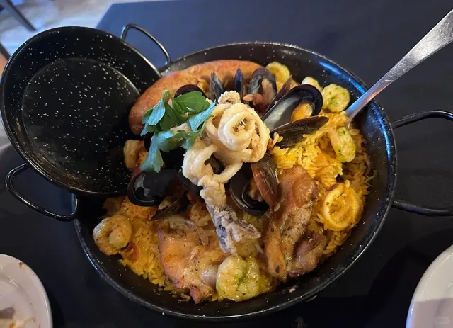 🇪🇸 Cadena Restaurant & Tapas in Ottawa