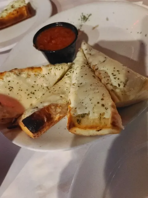 🍕 Chachies – A True Chicago Legend! 🏆✨