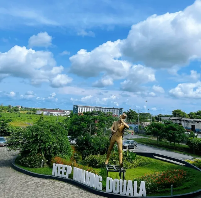 Exploring Douala's Grand Mall - A Quick Guide