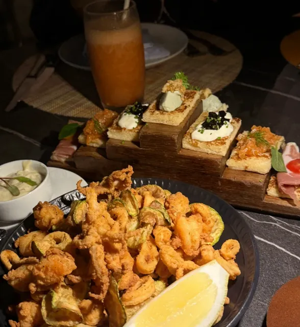 BR High-altitude rotating restaurant