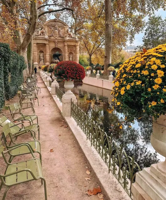 Autumn Vibes in Paris: Stay at My Parisian Flat 🍂✨