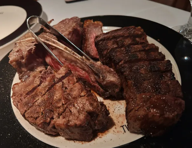 Anapa restaurant visit: Lieutenant Colonel's Divine Steakhouse