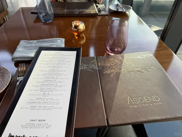 Sunset Views & Steak Perfection in Bellevue 🥩🌅​​