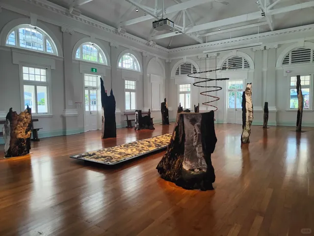 Discovering Cairns' Cultural Gems: Museums & Urban Adventures 🌴🏛️