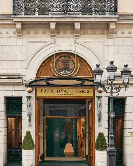 🌟  Where Modern Elegance Meets Parisian Legacy 🏰✨