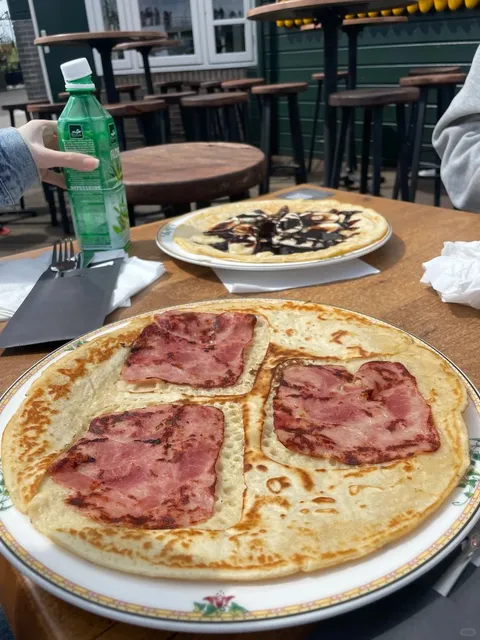 🇳🇱 Dutch Adventure Diary: 4 Days of Tulips, Turbines & Tasty Noodles