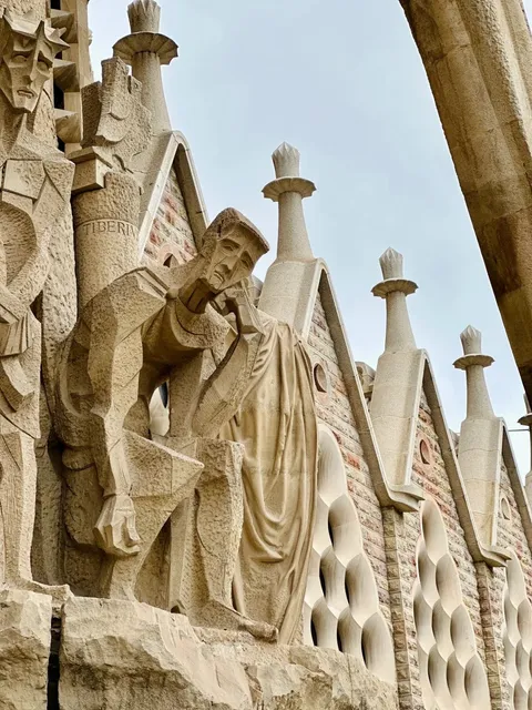 Barcelona Travel Guide / Must-See for a Leisurely 2-3 Day Trip