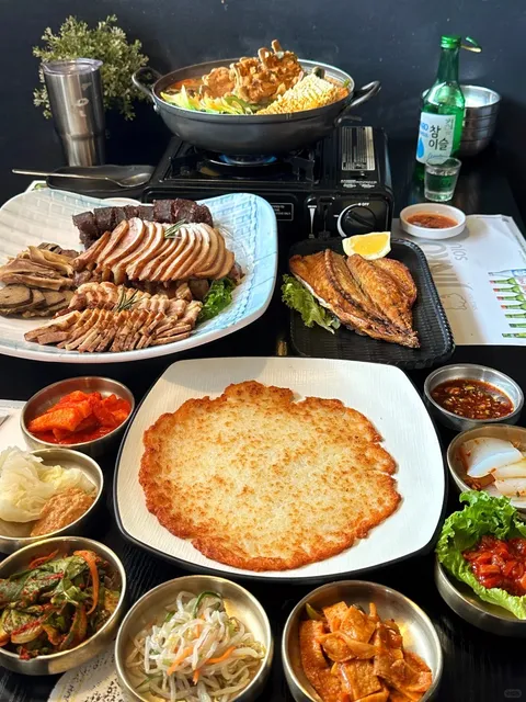LA Korean Homestyle Spot | Jang Tuh Bossam – Under $30 Feast! 🍖🍲