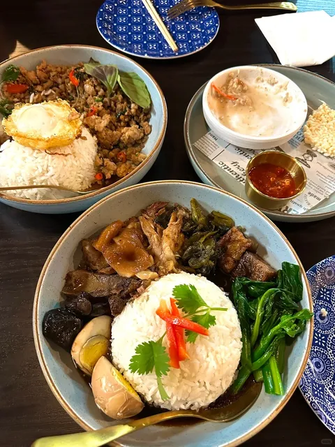 Amazing Krapow Rice at a New Thai Restaurant in Arcadia! 🇹🇭