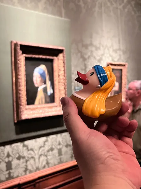 🇳🇱 Day 3: Windmills, Food & The Girl’s Gaze