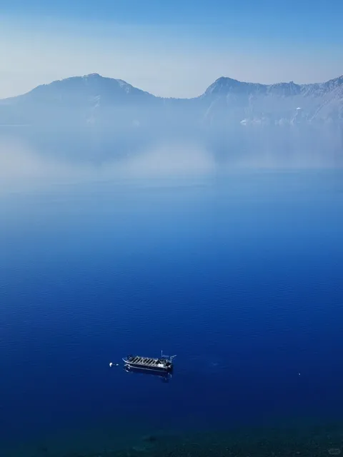 🇺🇸 The Smoky Blue Volcanic Lake