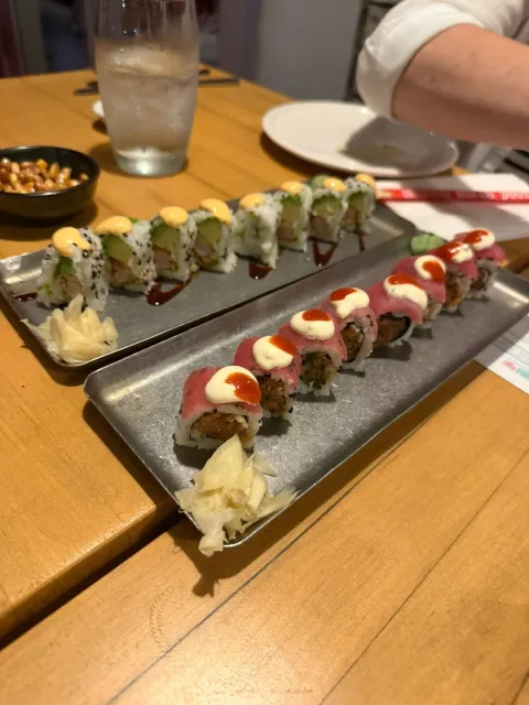 Delicious Food & a Cool Vibe in Miami! 🌴🍤