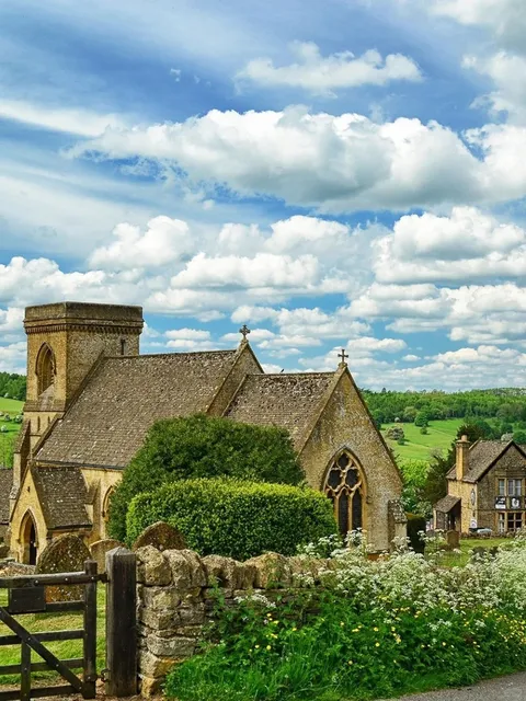 🇬🇧 7 Perfect Day Trips from London: History, Cliffs & Charm! ✨