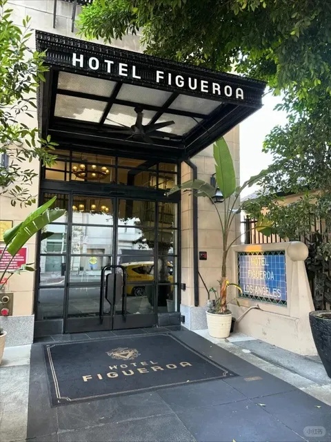 You Helped Me Discover This Super Satisfying Resort Hotel 🏩