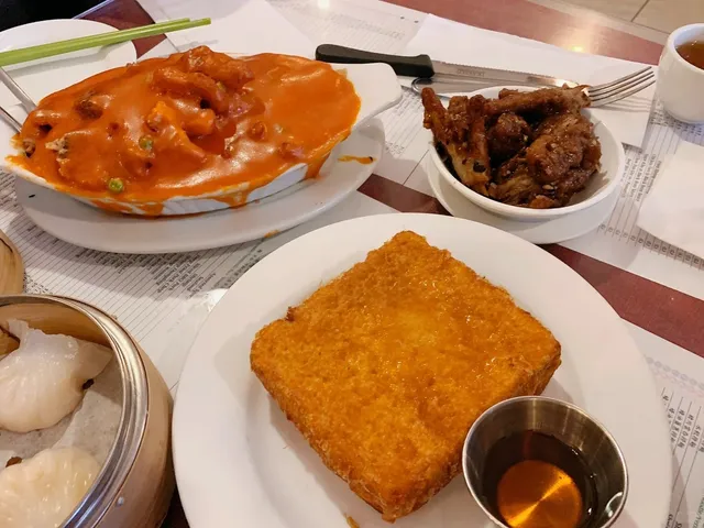 A Must-Visit for Authentic Hong Kong Flavors! 🍜🍳