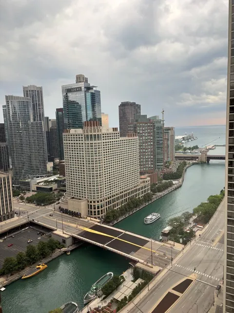 Chicago Hotel & Food Guide 🏨🍽️