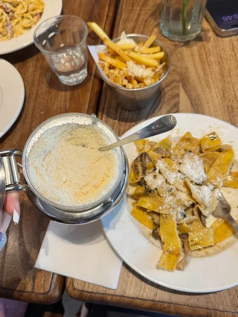 🇬🇧 Parmesan Heaven! This Pasta Joint Spoils You Rotten 🧀✨