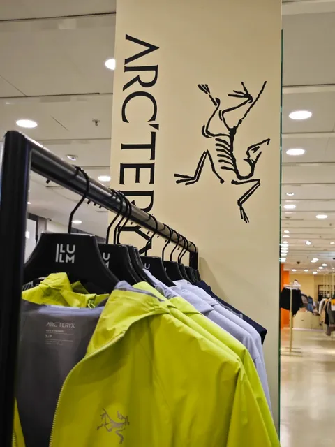 🇩🇰 Copenhagen Arc'teryx Shopping Guide (Department Stores Edition)