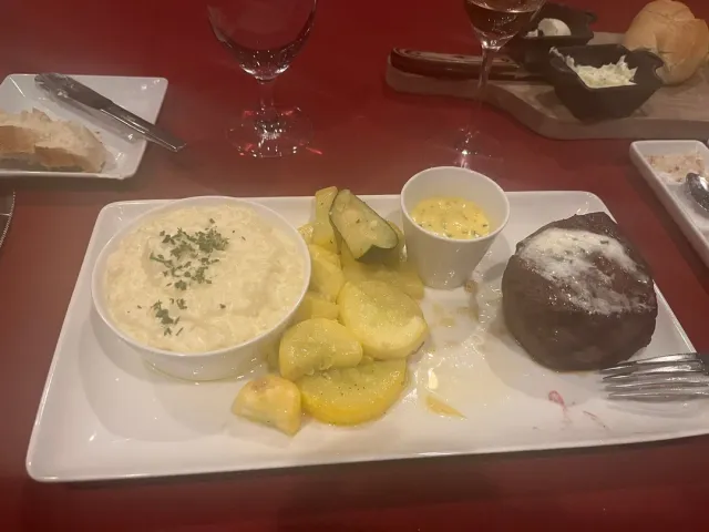 A Wonderful Evening to Remember! 🌃🍾