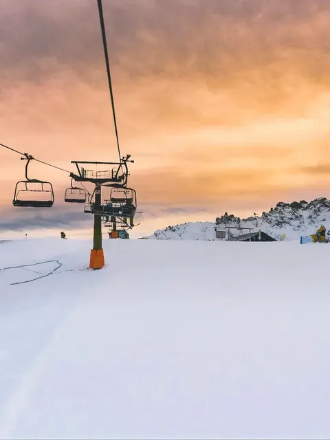 Christmas Ski Season: Meet at the Most Beautiful Ski Resorts ⛷️