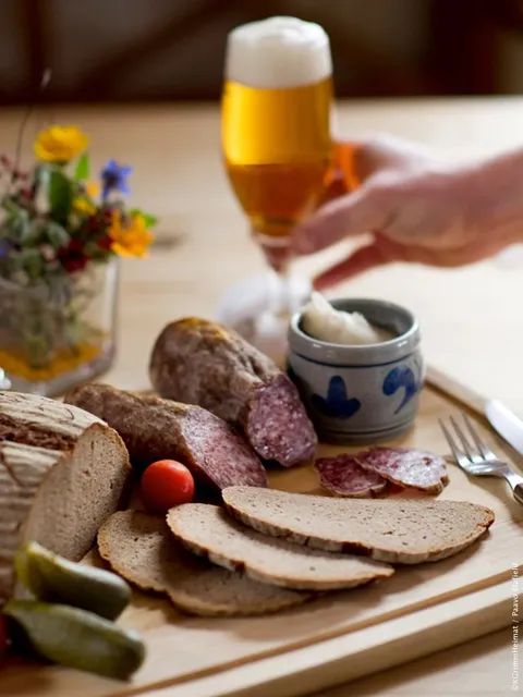 🇩🇪 Kassel: A Symphony of Fairy Tales, Mountains & Art ✨