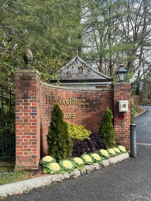 Step Inside the Home of America’s Richest Socialite 💫