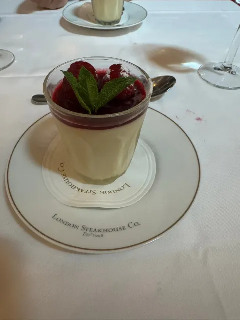 Tasty Steak & Great Service – But Not an Every-Weekend Spot 🥩💸