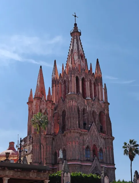 San Miguel de Allende: A Living Canvas of Color and Soul 🎨✨