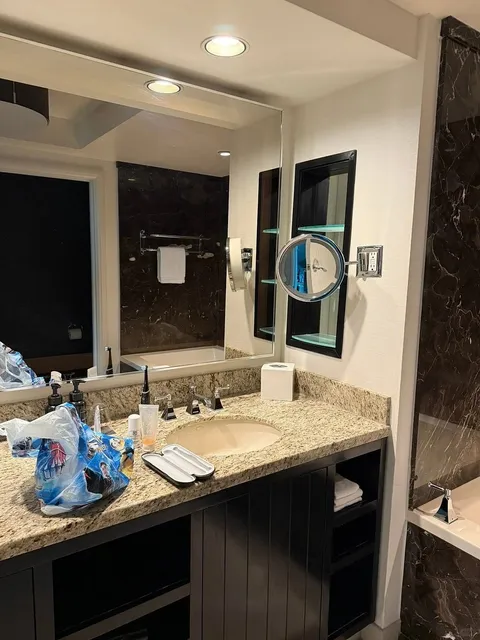  But W Las Vegas Offers Better Value! 😭