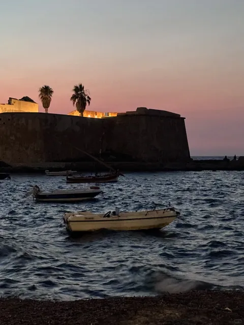 Trapani: A Feast for the Eyes & Taste Buds! 🤤
