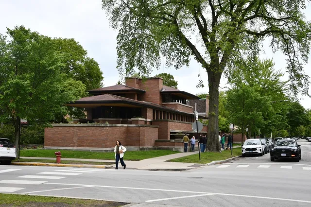 Frank Lloyd Wright's Chicago Legacy 🏛️✨